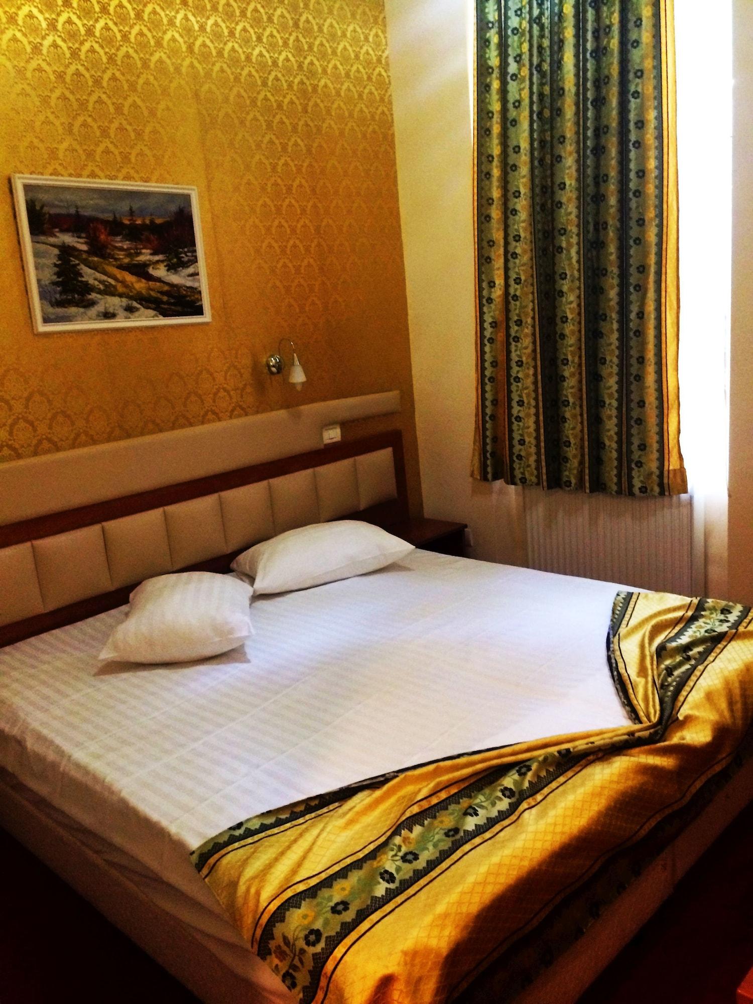 Kosher Hotel Lev Or Bucharest Exterior photo