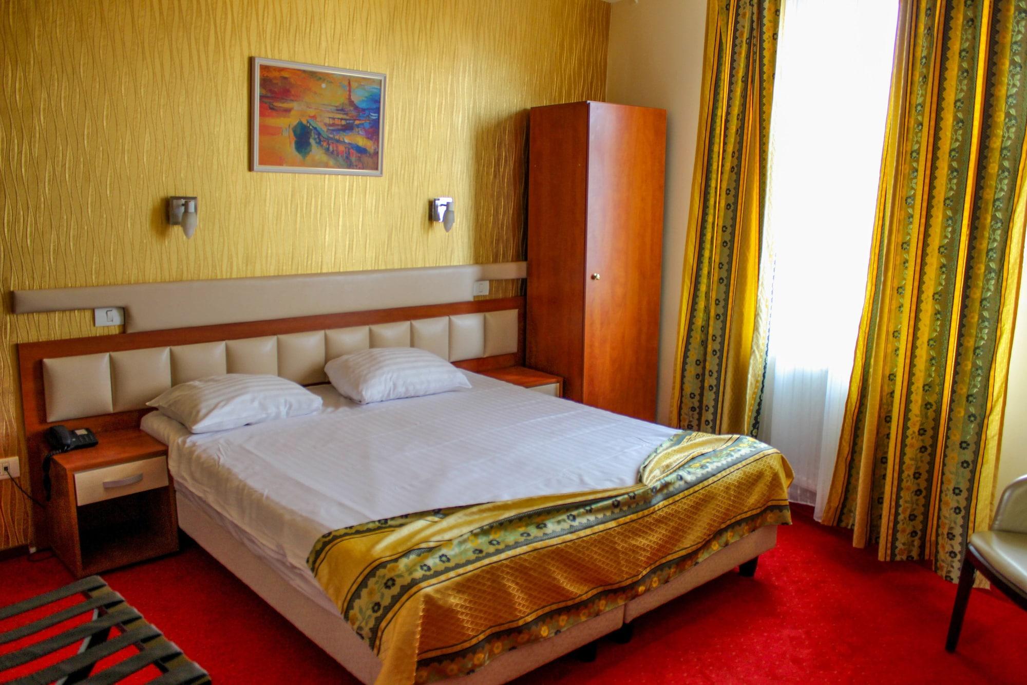 Kosher Hotel Lev Or Bucharest Exterior photo