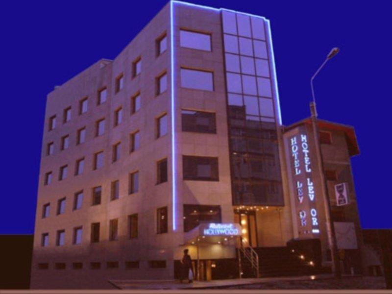 Kosher Hotel Lev Or Bucharest Exterior photo