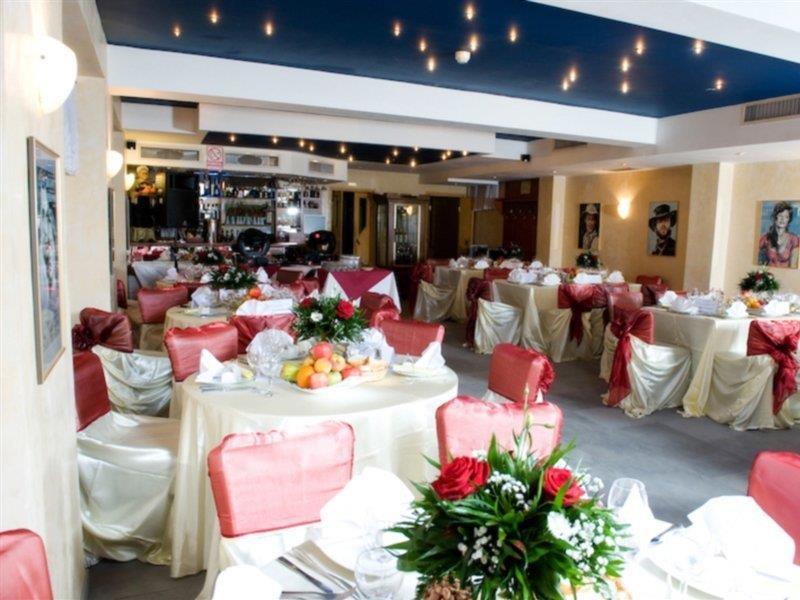 Kosher Hotel Lev Or Bucharest Exterior photo