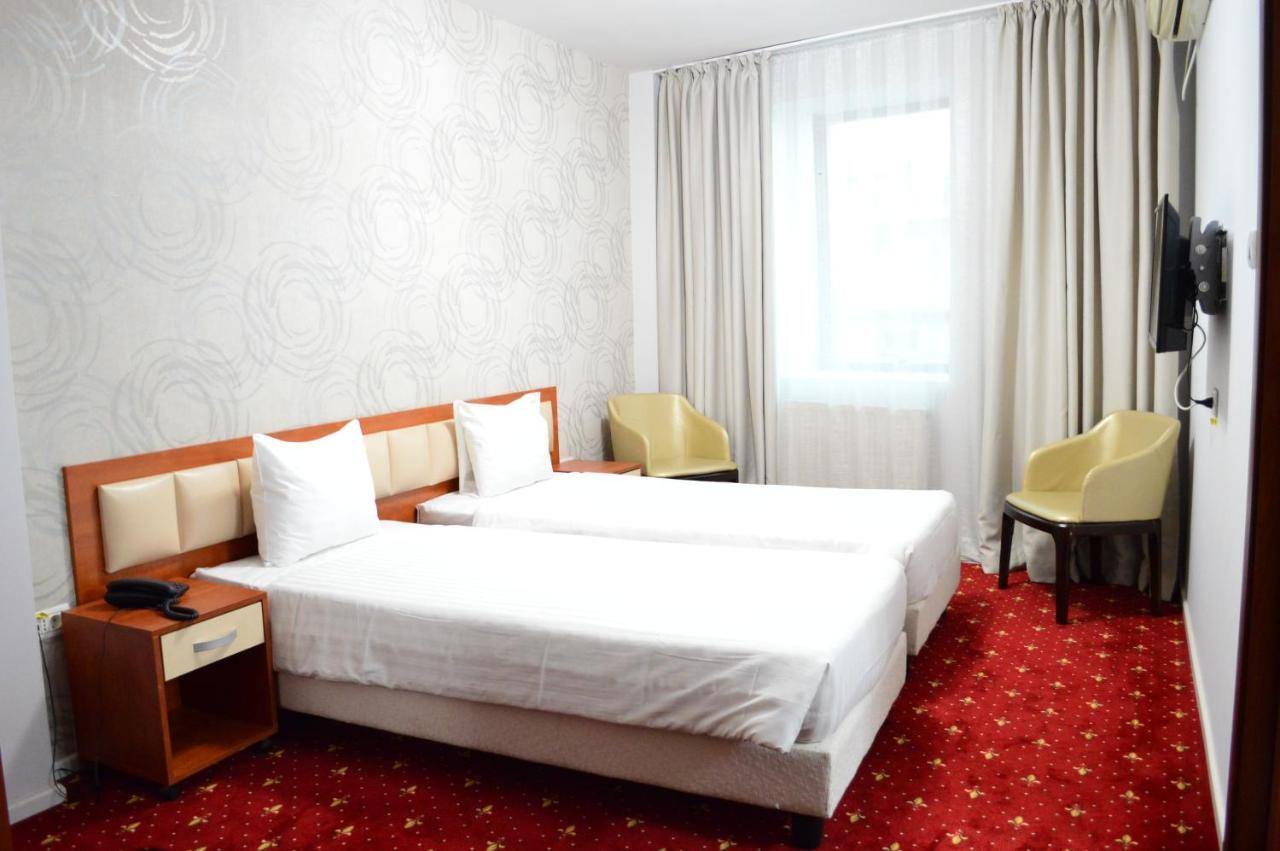 Kosher Hotel Lev Or Bucharest Exterior photo
