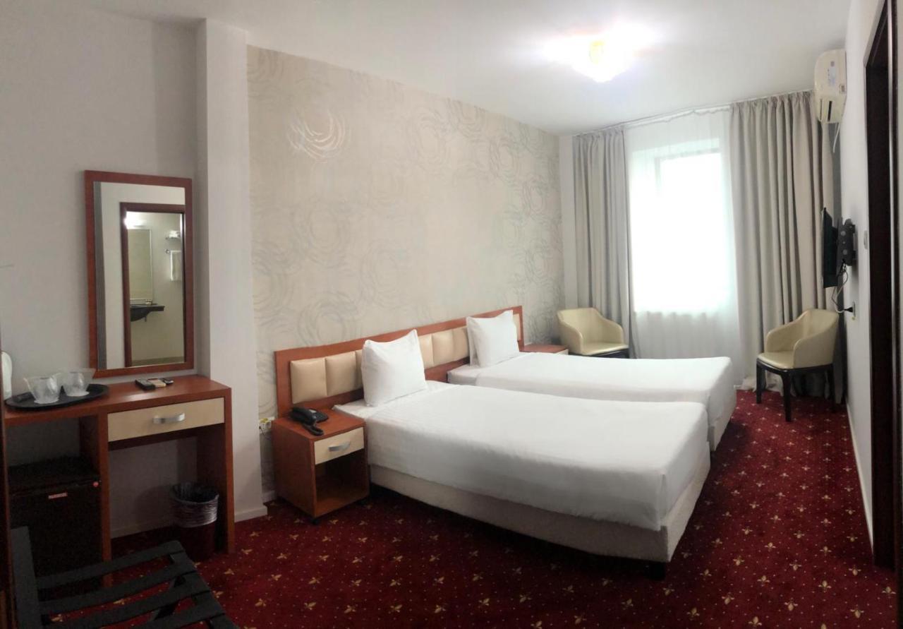 Kosher Hotel Lev Or Bucharest Exterior photo
